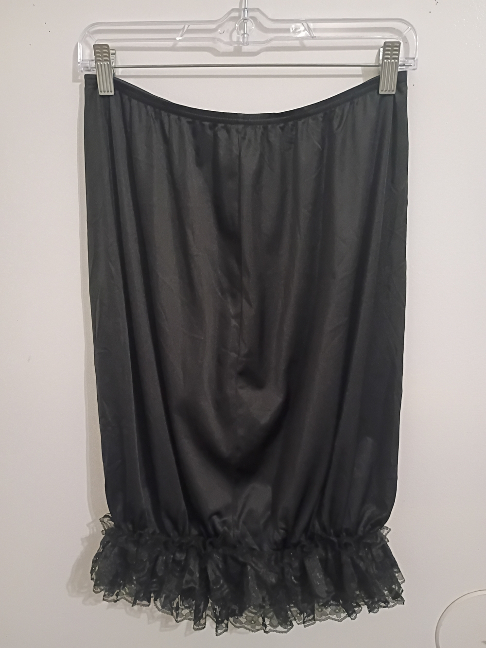 Vanity Fair Black Lace-Trim Half Slip Sz L